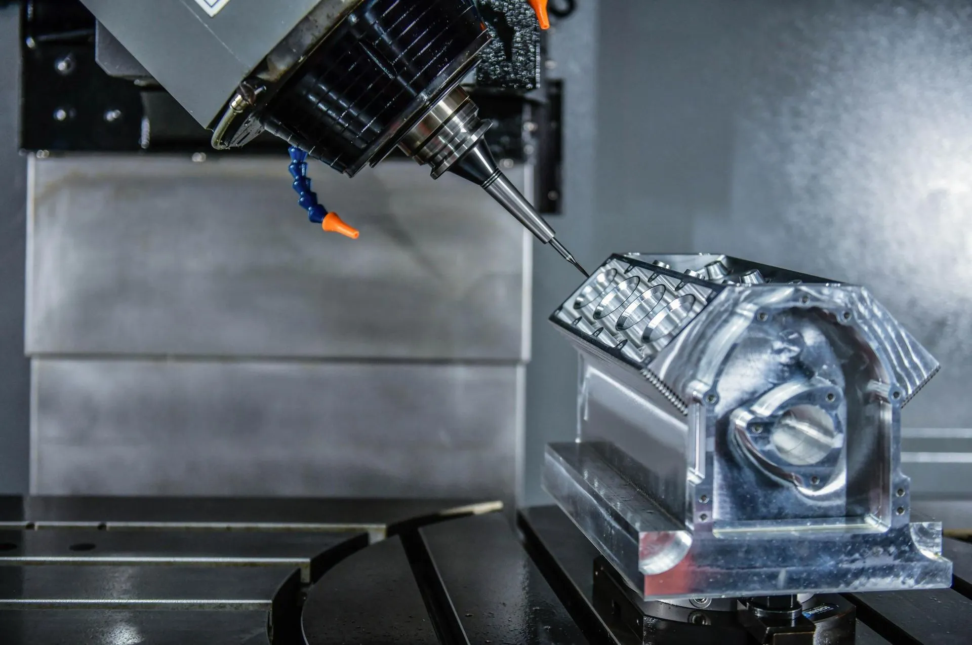 5-axis CNC mill with a swivel head machine configuration