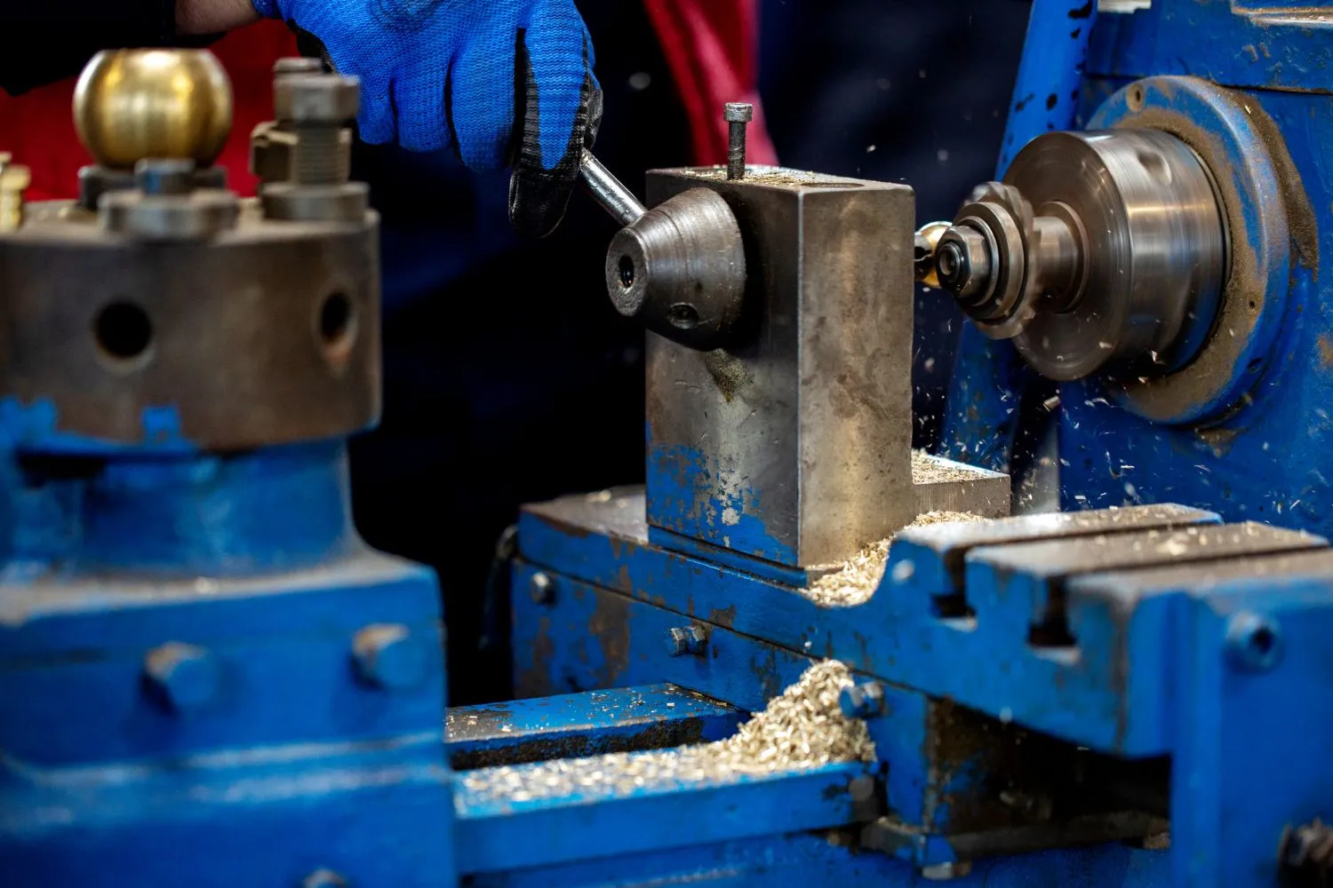 Detail of the production process on a machined component